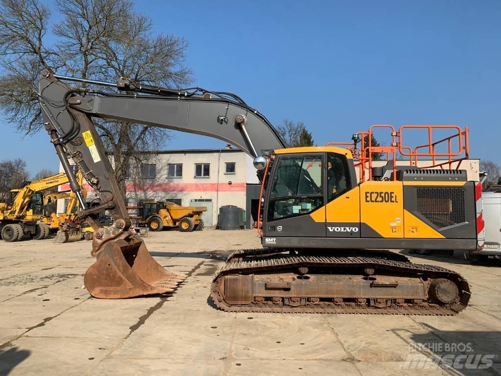 Volvo EC 250 EL Roomikekskavaatorid