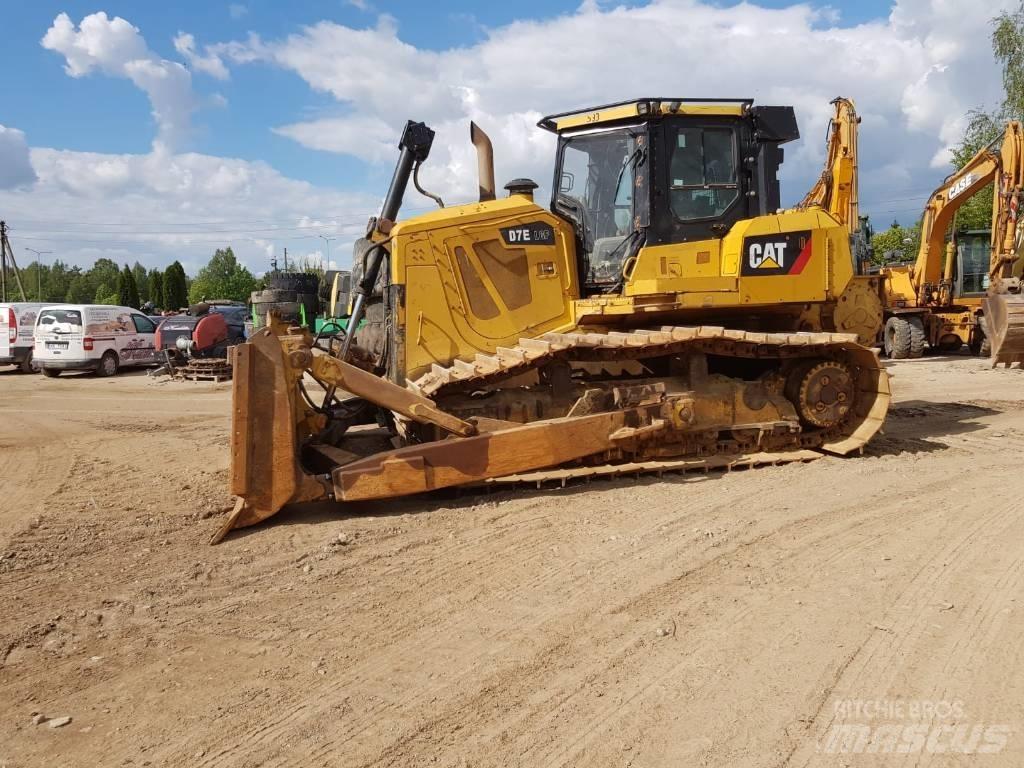 CAT D 7 E LGP Buldooserid