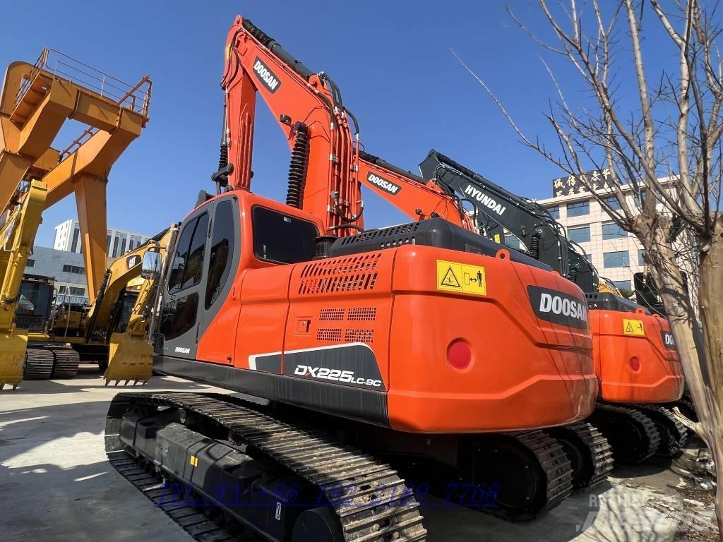 Doosan DX 225 LCA Roomikekskavaatorid
