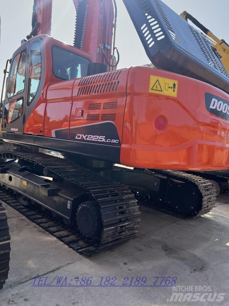 Doosan DX 225 LCA Roomikekskavaatorid