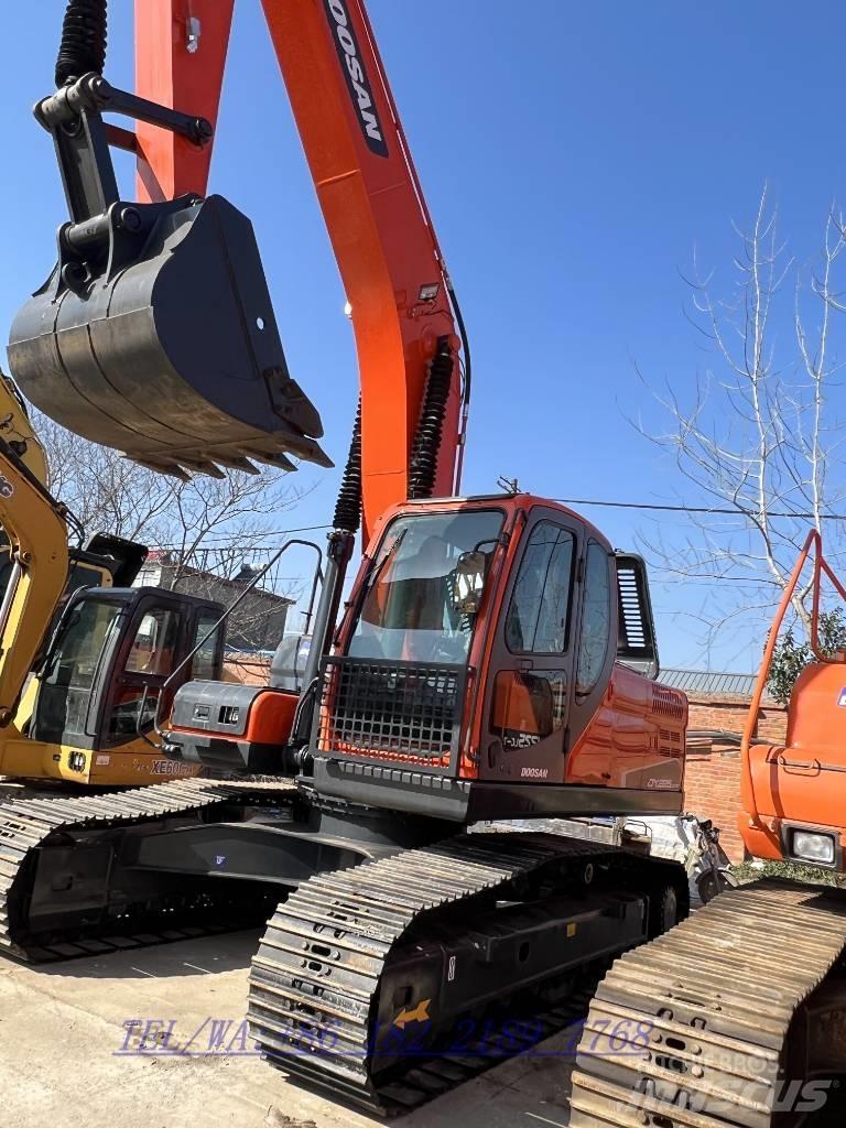 Doosan DX 225 LCA Roomikekskavaatorid