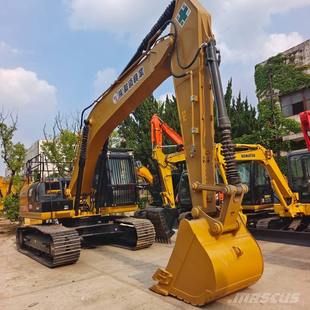 CAT 320 D2 Roomikekskavaatorid