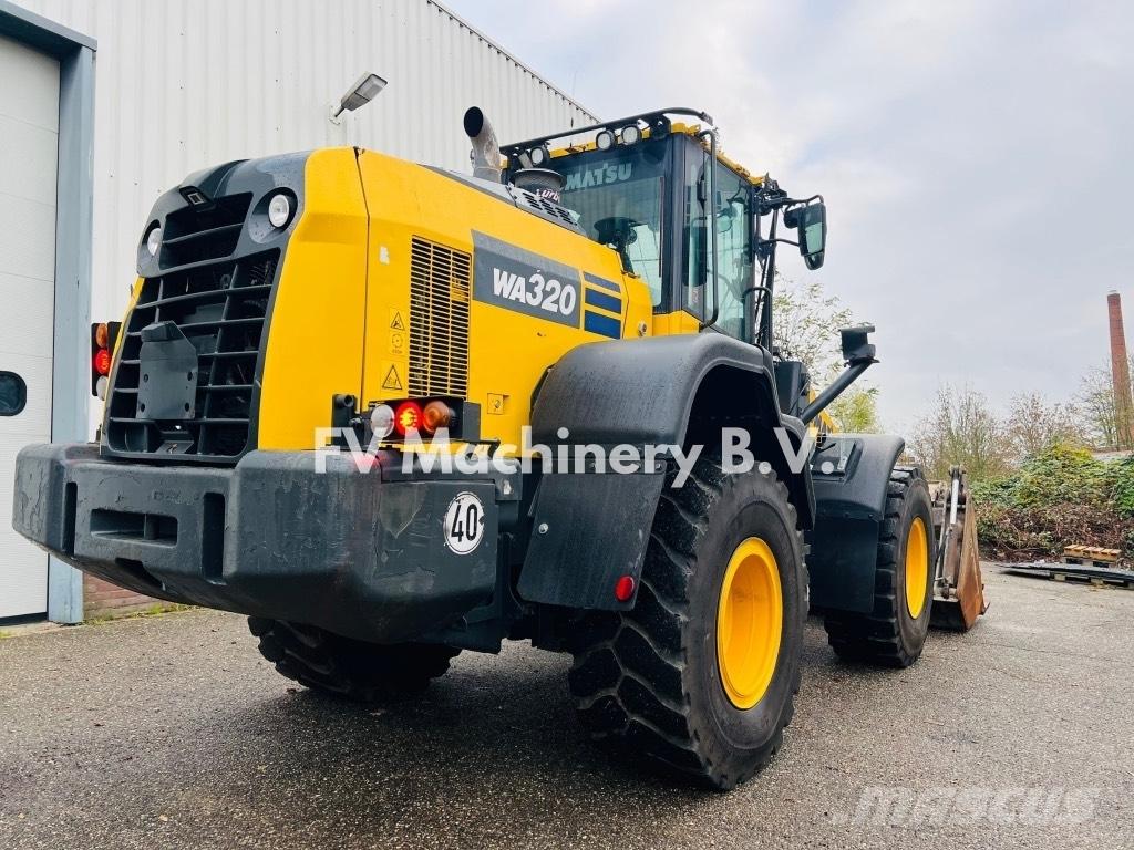 Komatsu WA320 Rataslaadurid