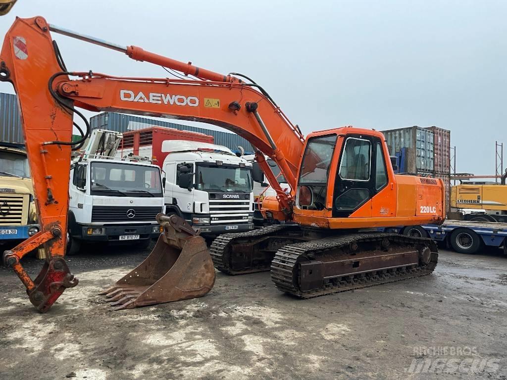 Daewoo Solar 220 LC Roomikekskavaatorid