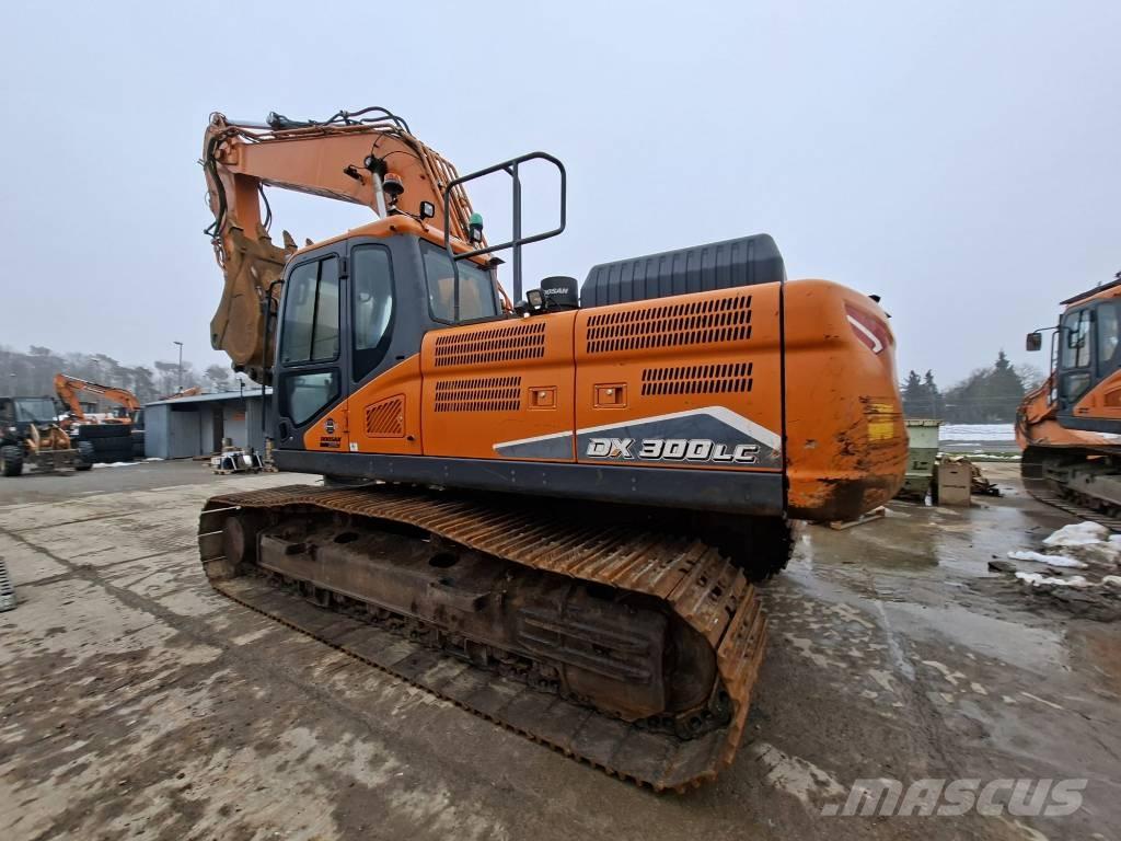 Doosan DX 300 LC-7 Roomikekskavaatorid