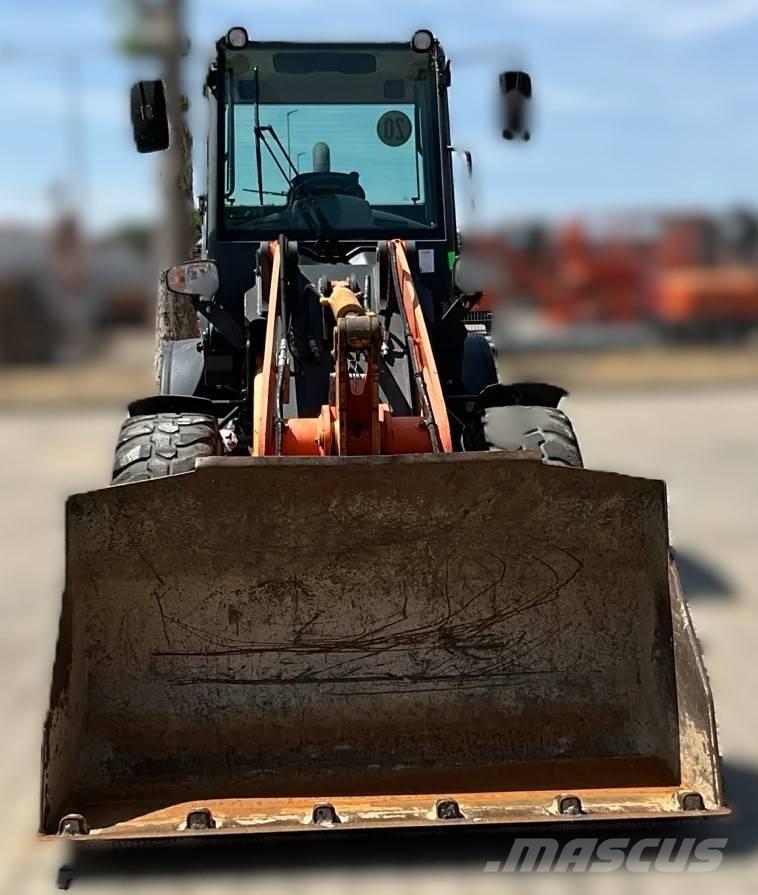 Komatsu WA 80-6 Rataslaadurid