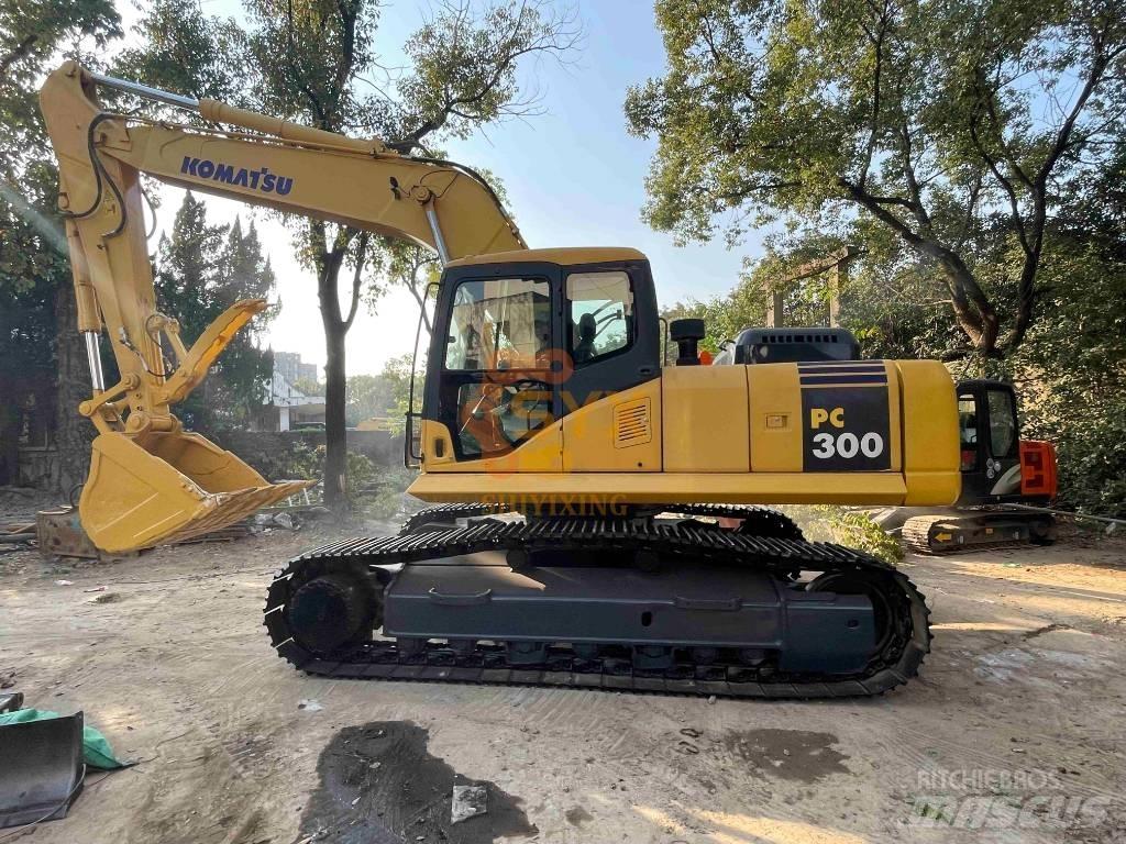 Komatsu PC 300 Roomikekskavaatorid