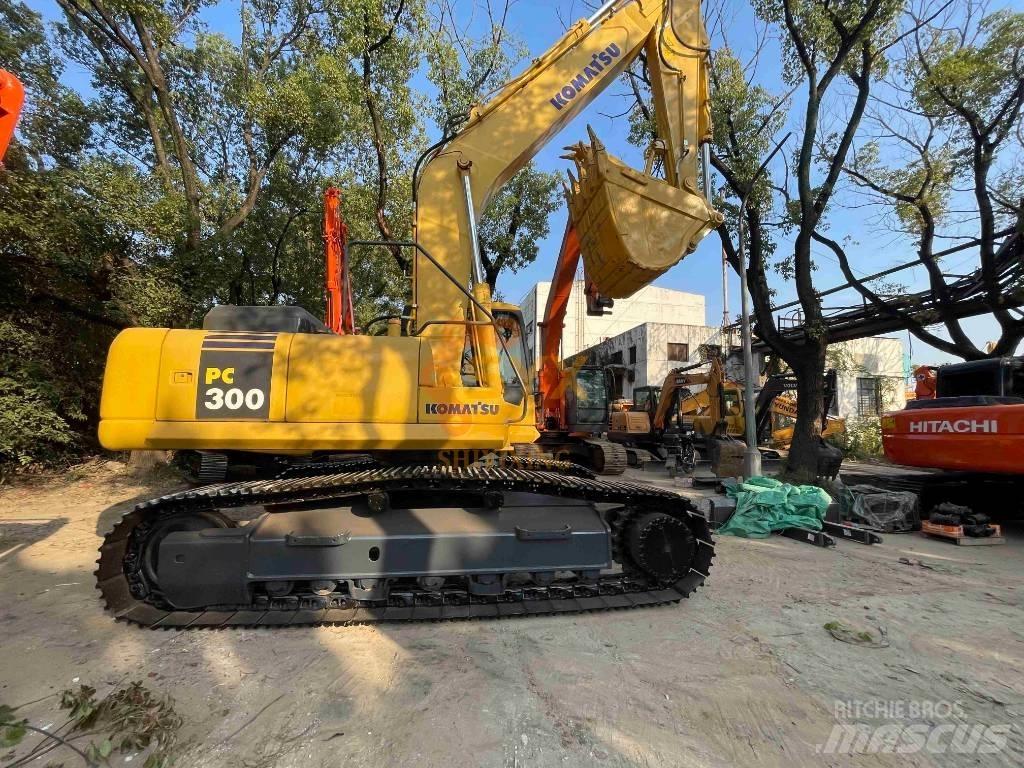 Komatsu PC 300 Roomikekskavaatorid