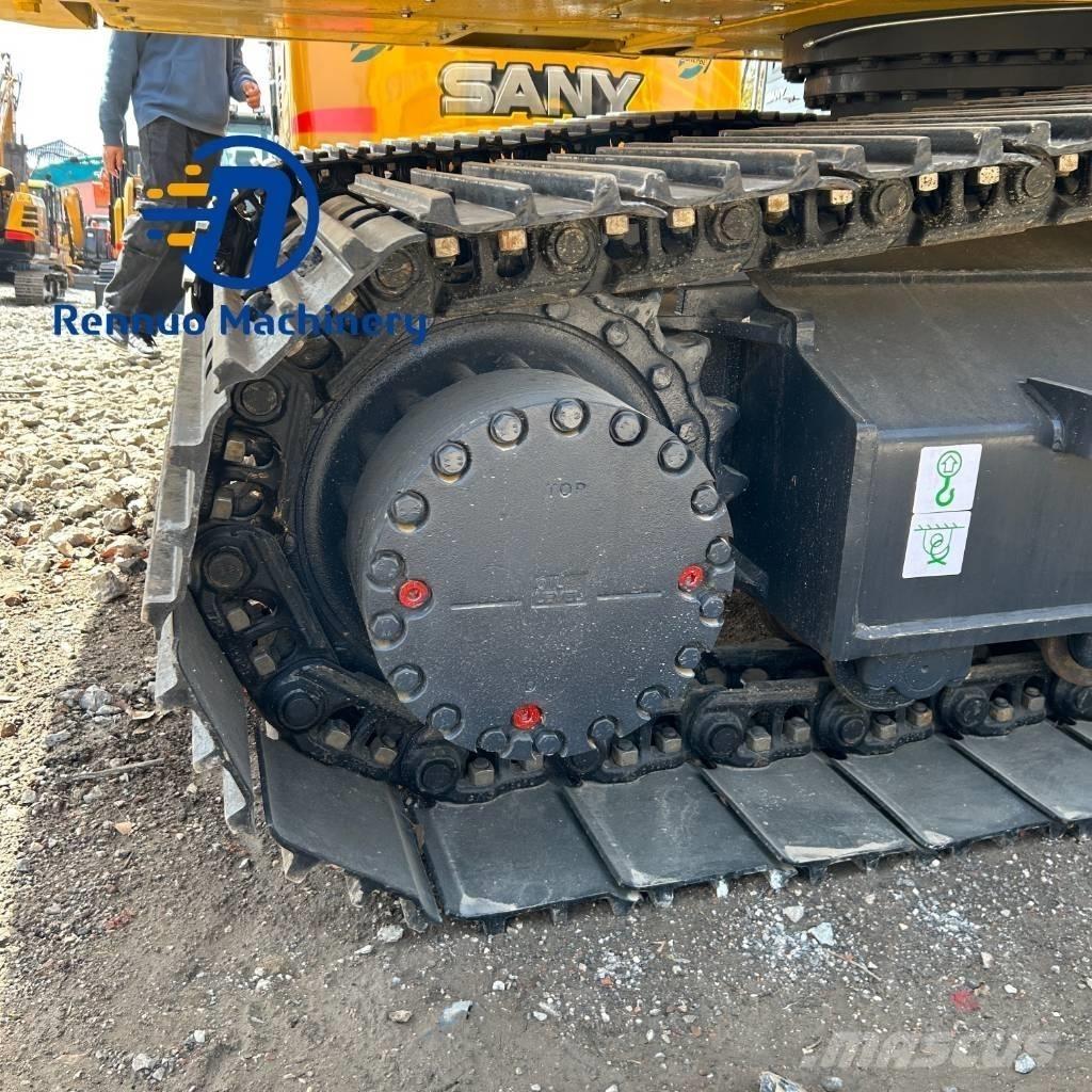 Komatsu PC200-8 Roomikekskavaatorid