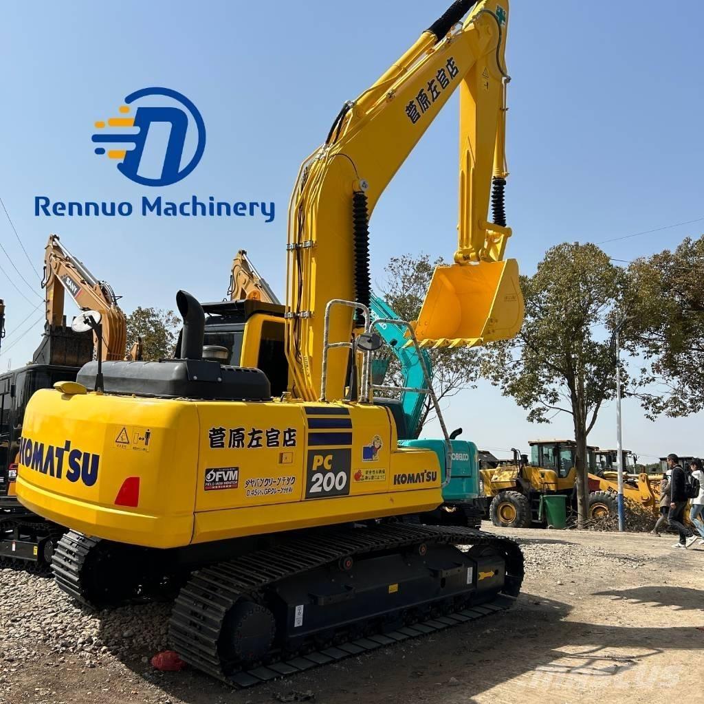 Komatsu PC200-8 Roomikekskavaatorid