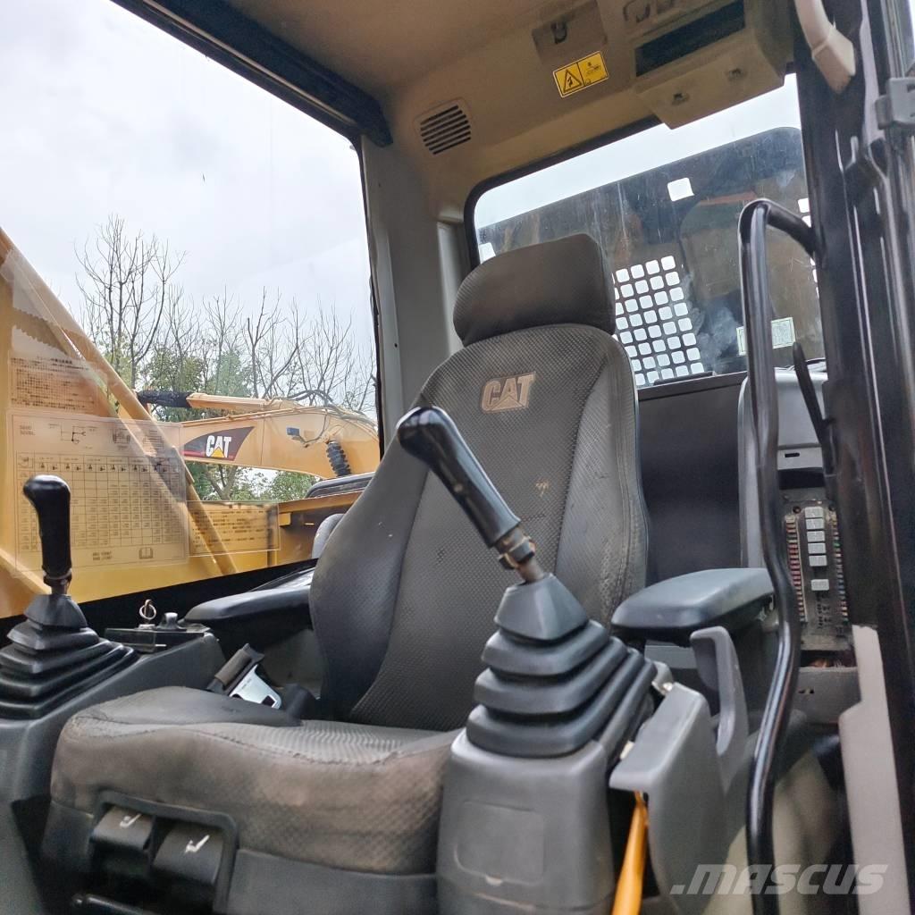 CAT 320 D L Roomikekskavaatorid