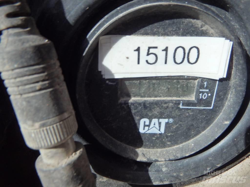 CAT M 313 C 4x4 Ratasekskavaatorid
