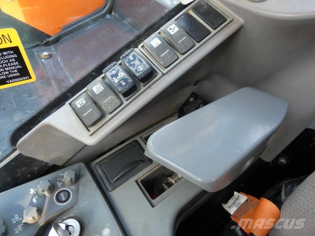 Hitachi 85 Zaxis USB Väikeekskavaatorid 7t-12t