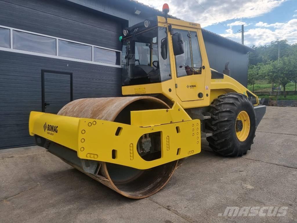 Bomag 213HD Pneumorehvidega rullid