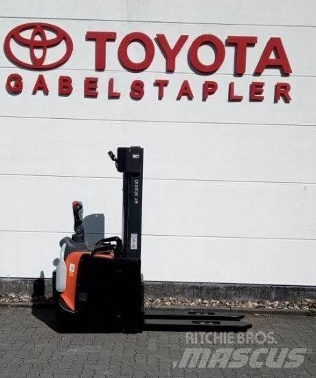 Toyota SPE140L Järelkäidavad virnastajad