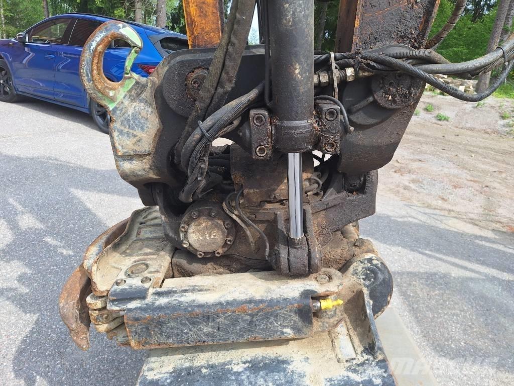 JCB JZ 140 LC Roomikekskavaatorid