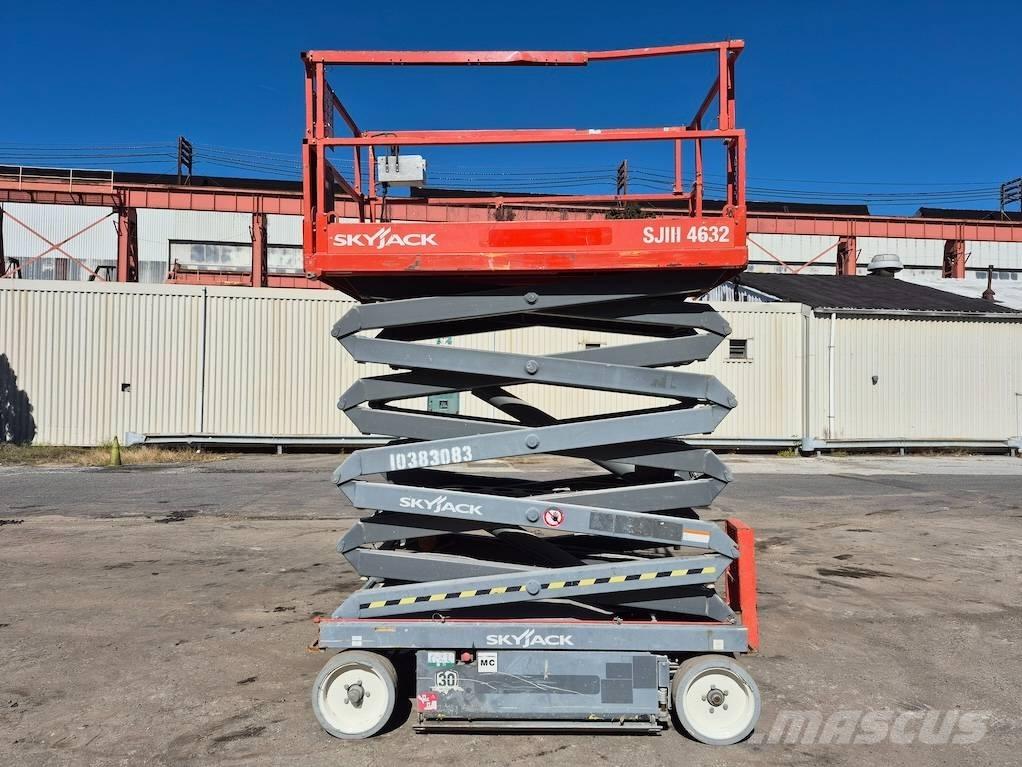 SkyJack SJ 4632 Käärtõstukid