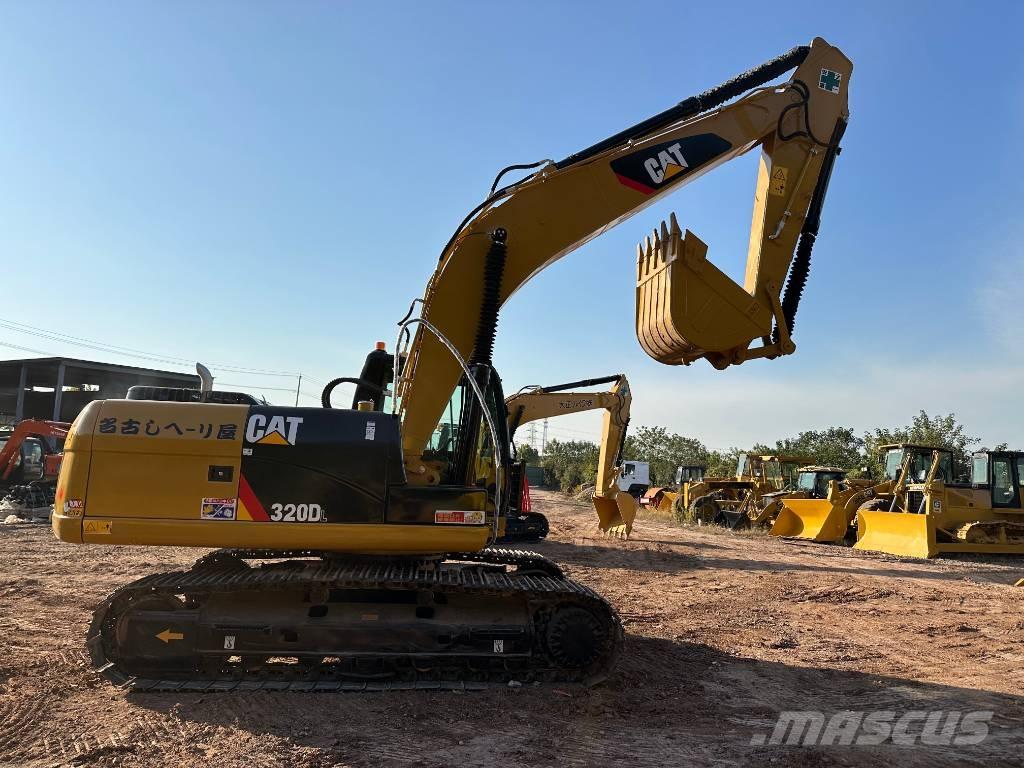 CAT 320DL Roomikekskavaatorid