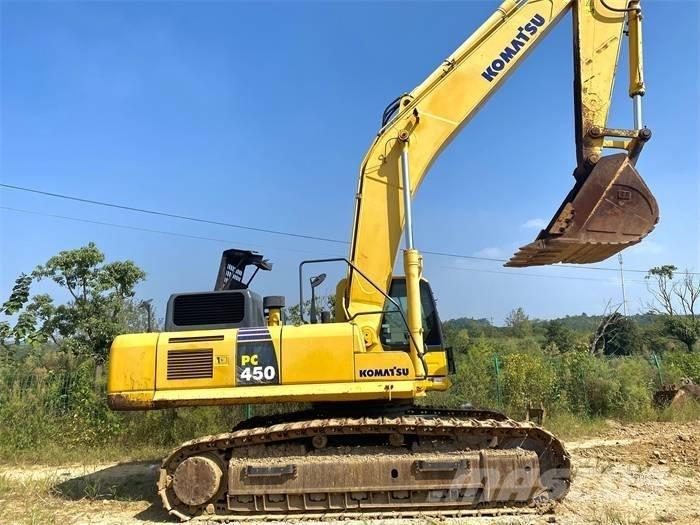 Komatsu PC450-8 Roomikekskavaatorid