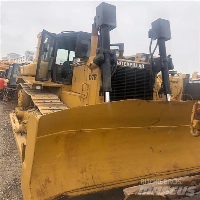 CAT D 7 R Buldooserid