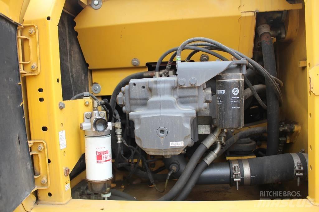 Komatsu PC 240 LC-8 Roomikekskavaatorid