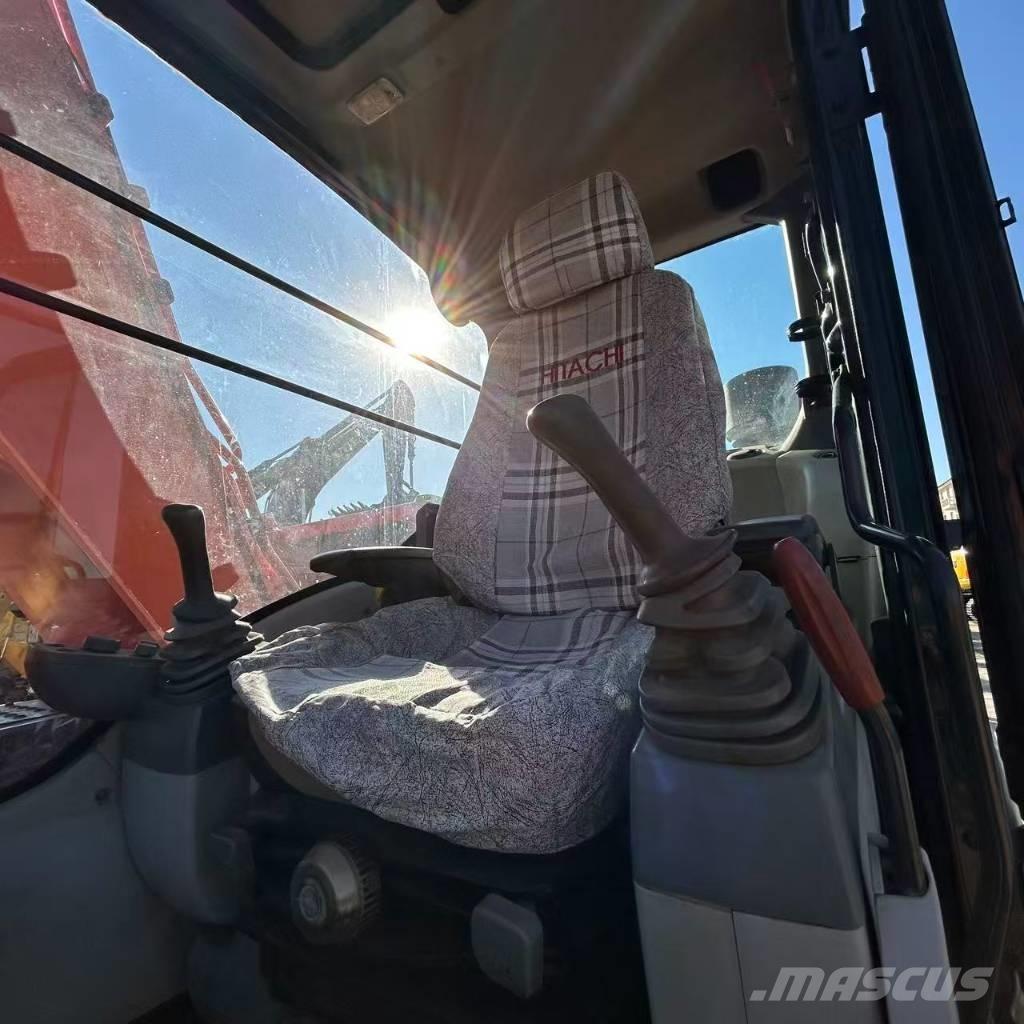 Hitachi ZX 130 Roomikekskavaatorid