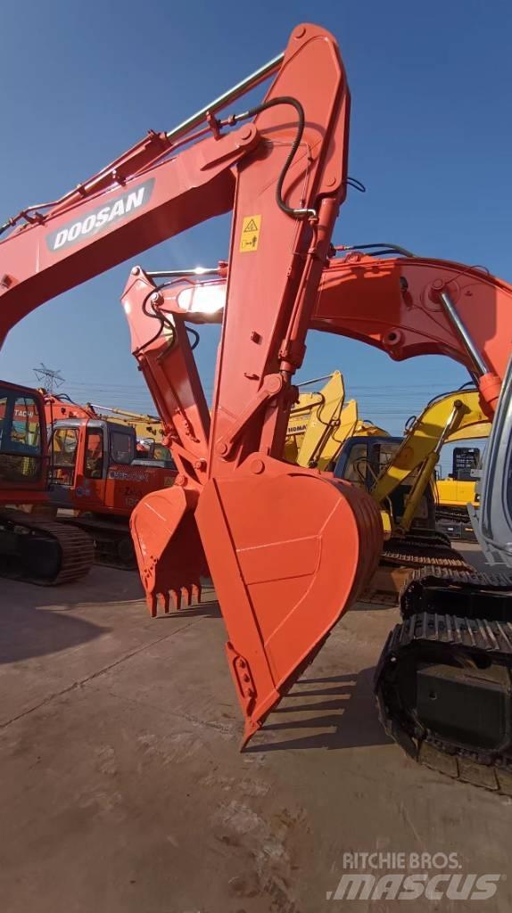 Doosan DX 300 LC Roomikekskavaatorid