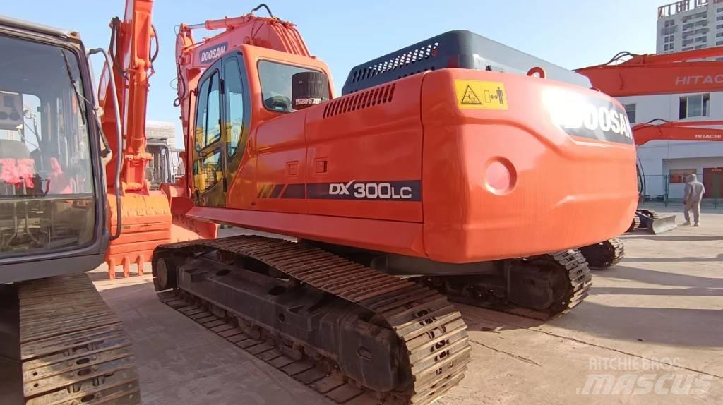 Doosan DX 300 LC Roomikekskavaatorid