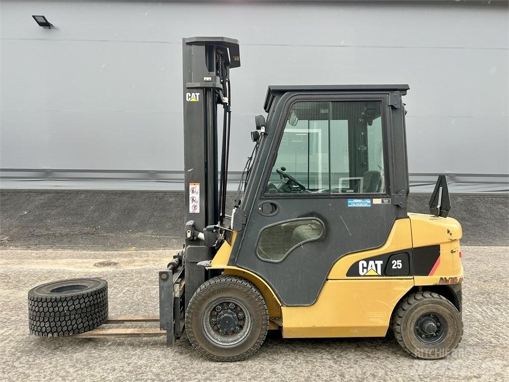 CAT DP 25 NT Diiseltõstukid