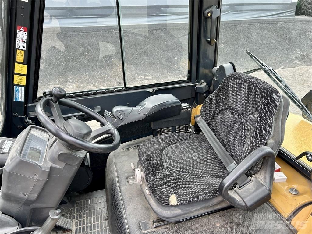 CAT DP 25 NT Diiseltõstukid