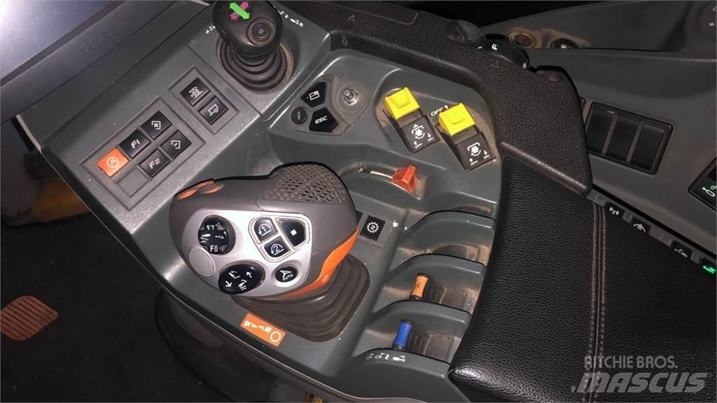 CLAAS AXION 810 Traktorid