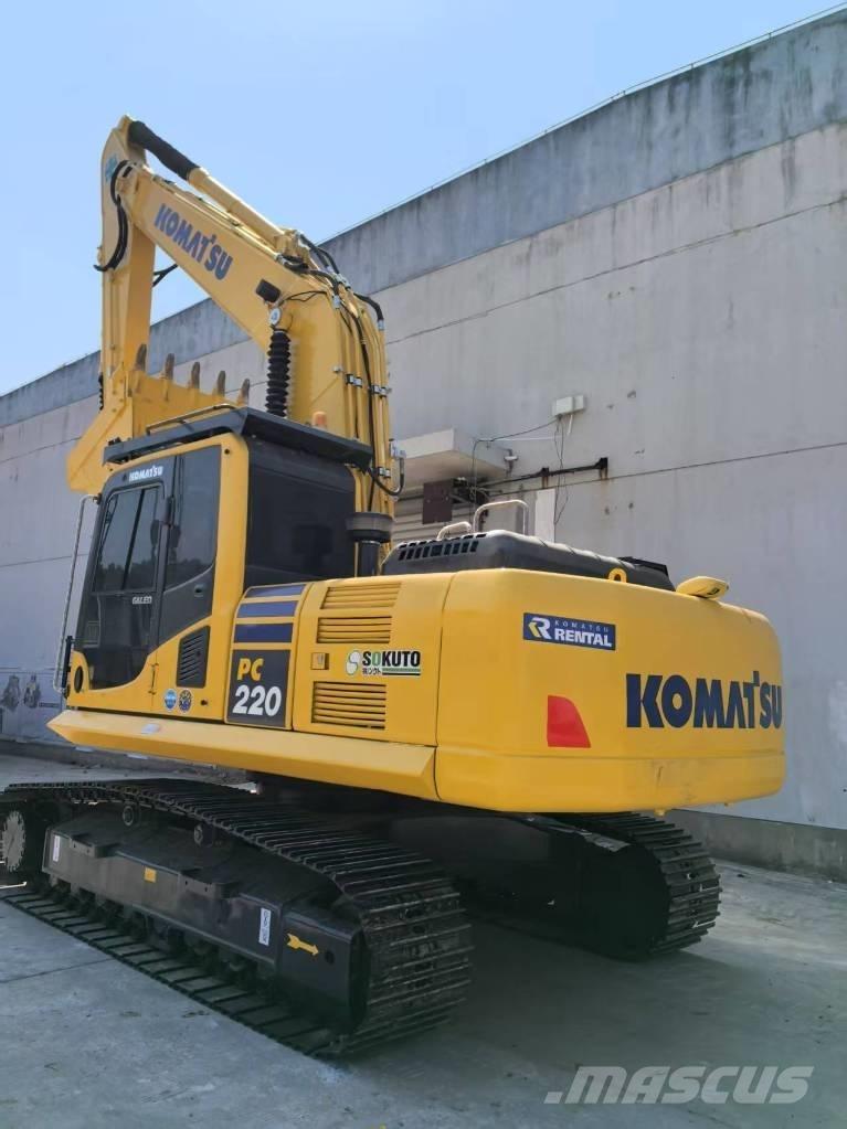 Komatsu PC 220-8 Roomikekskavaatorid