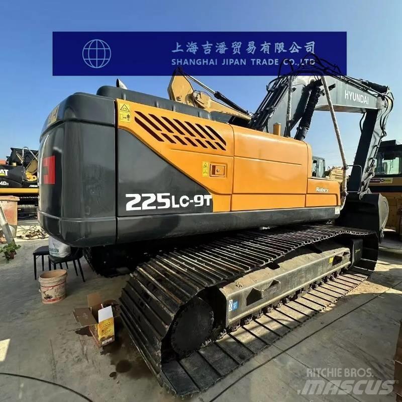 Hyundai R225 Roomikekskavaatorid
