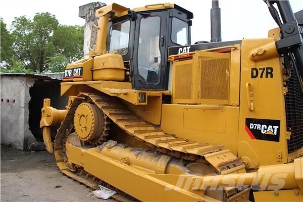 CAT D 7 R Buldooserid
