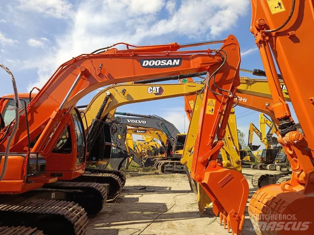 Doosan DX 150 LC Roomikekskavaatorid