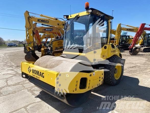 Bomag BW177D-5 Ühe trumliga rullid