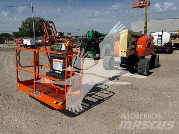 JLG 450AJ Iseliikuvad poomtõstukid