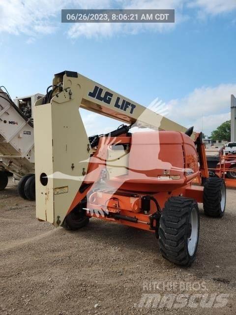 JLG 600AJ Iseliikuvad poomtõstukid