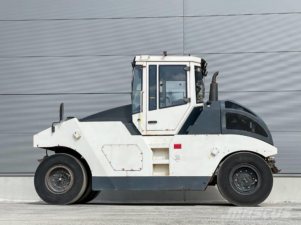 Bomag BW 24 RH Pneumorehvidega rullid