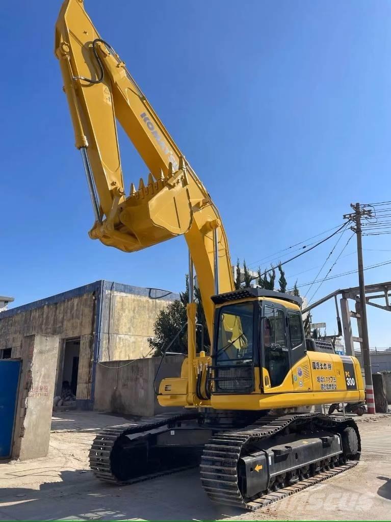 Komatsu PC300-7 Roomikekskavaatorid