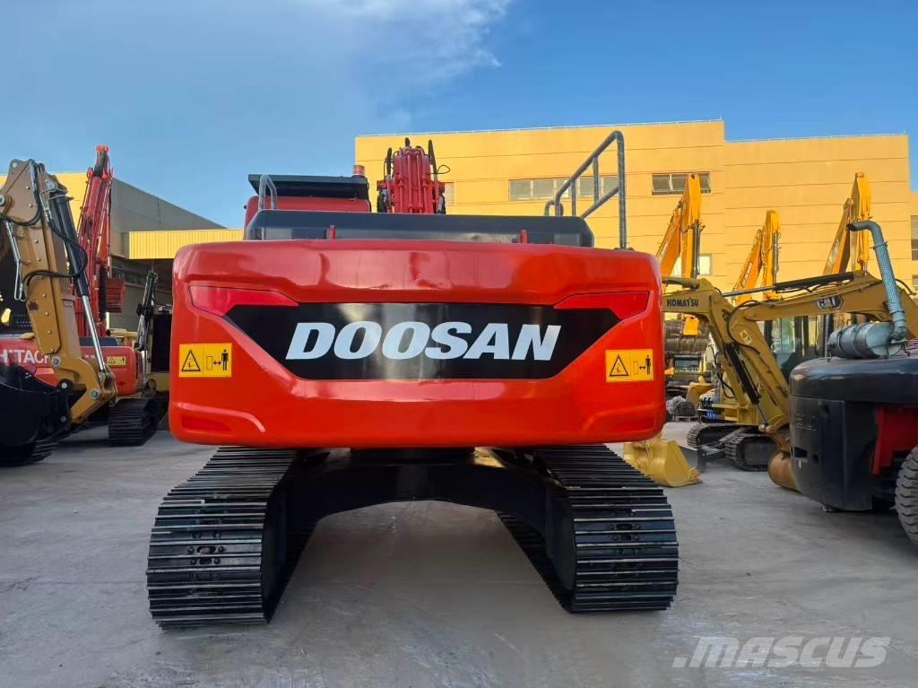 Doosan DX 225 LC Roomikekskavaatorid