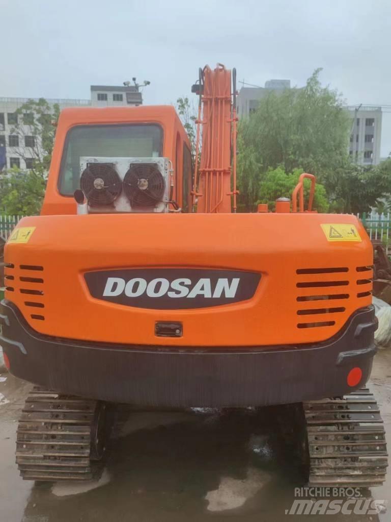 Doosan DH 80 Roomikekskavaatorid