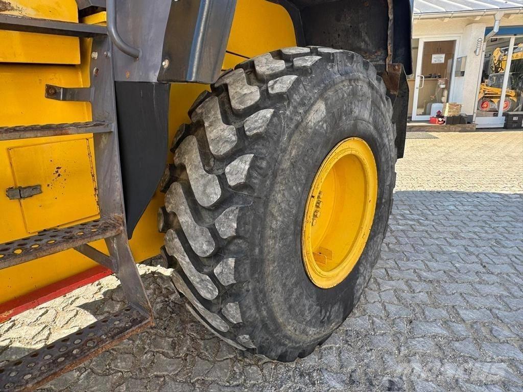 Komatsu WA 320-3H Rataslaadurid