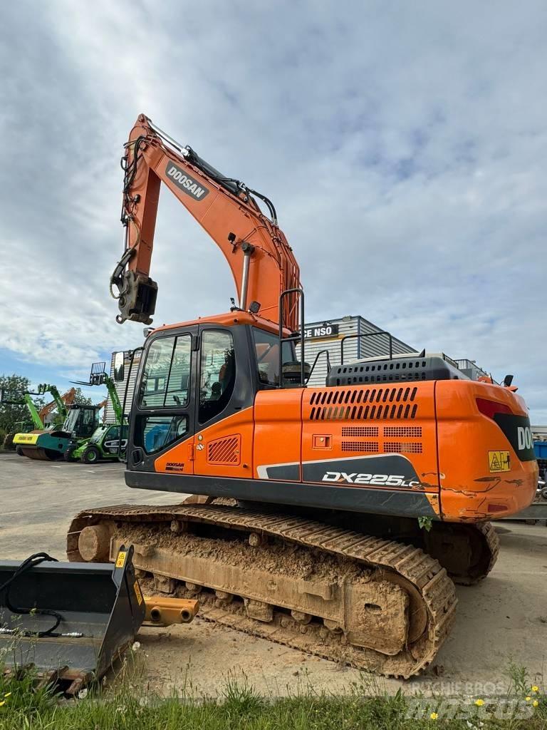 Doosan DX 225 LC-5 Roomikekskavaatorid