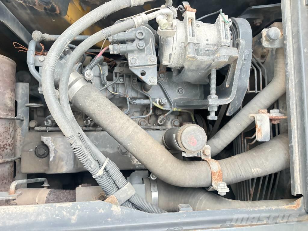 Komatsu PC 138 US Roomikekskavaatorid