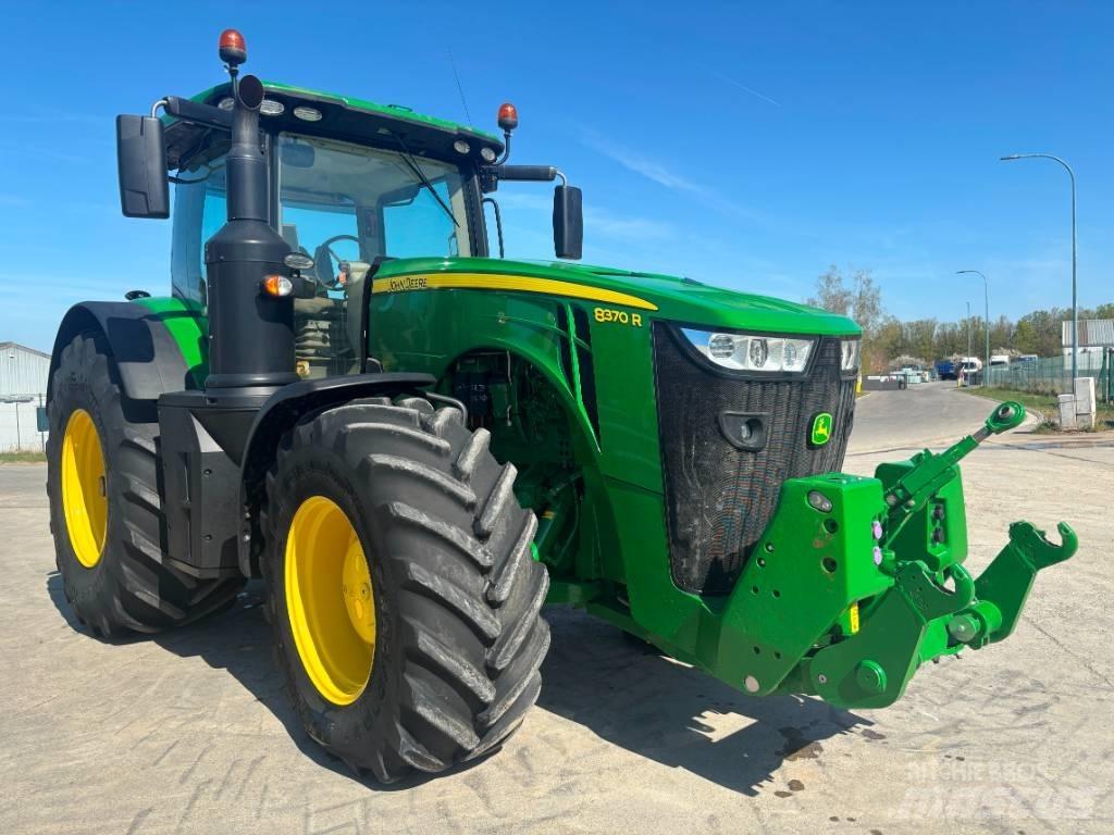 John Deere 8370 R Traktorid