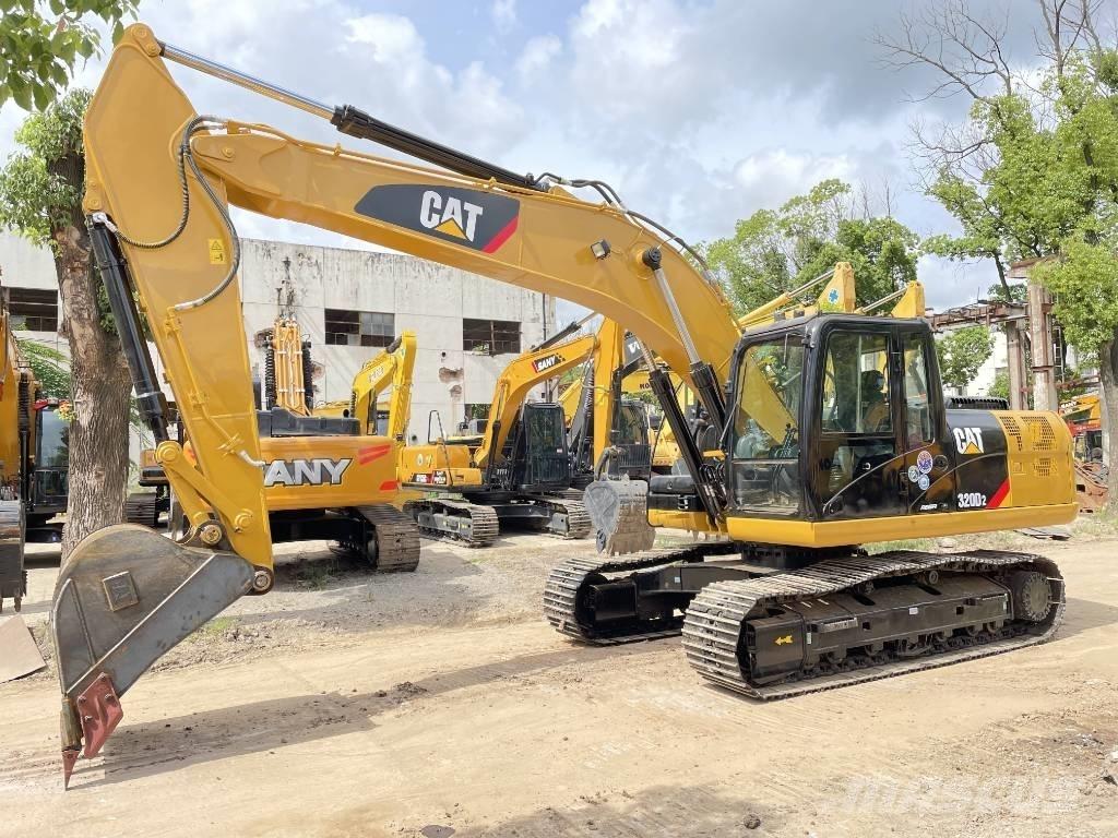 CAT 320 D Roomikekskavaatorid