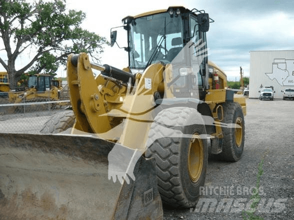 CAT 938M Rataslaadurid