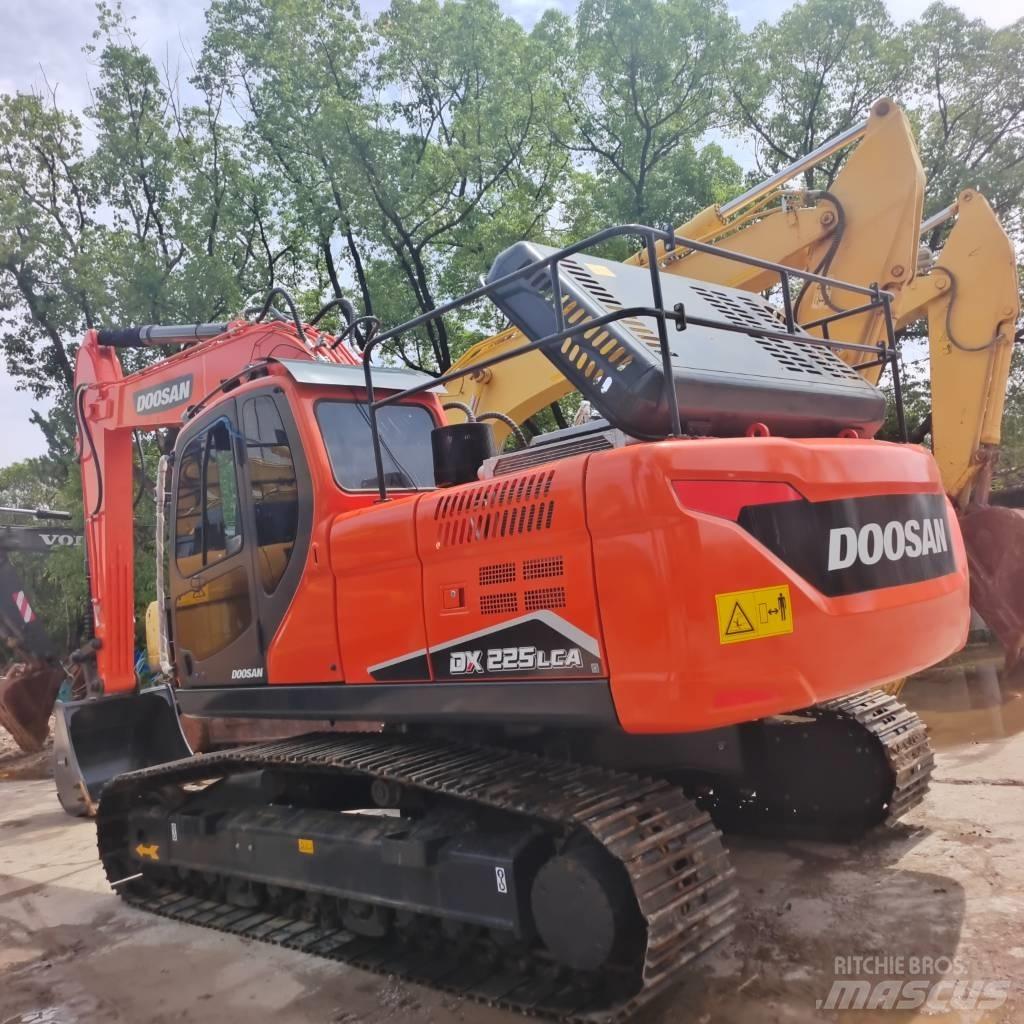 Doosan DX 225 LC Roomikekskavaatorid