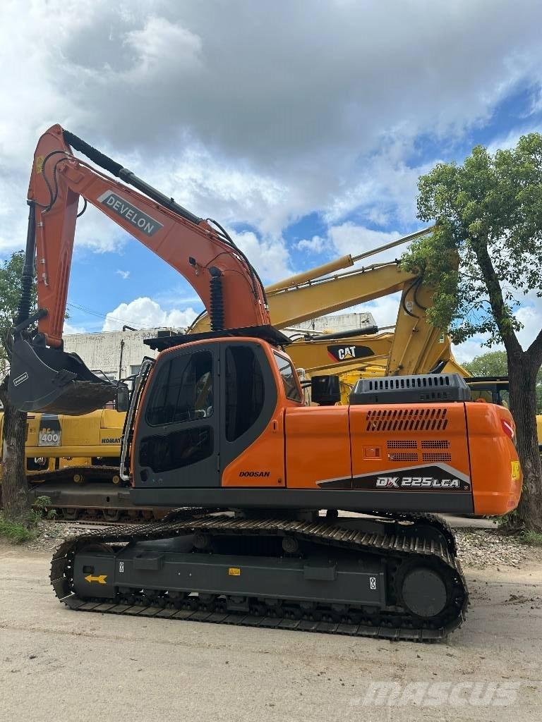 Doosan DX 225 LCA Väikeekskavaatorid 7t-12t
